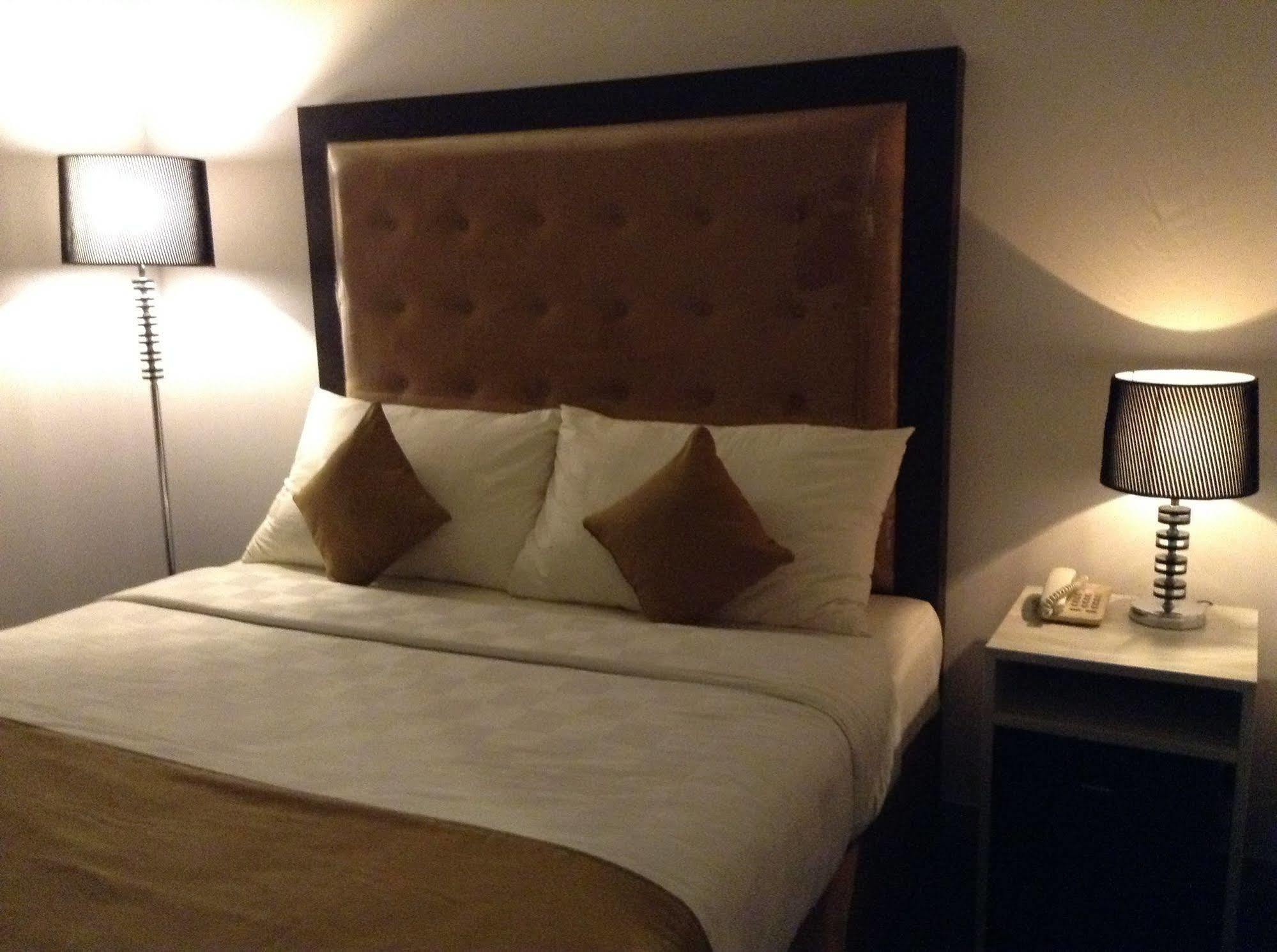 Maven Fatmawati Hotel Jakarta Kültér fotó